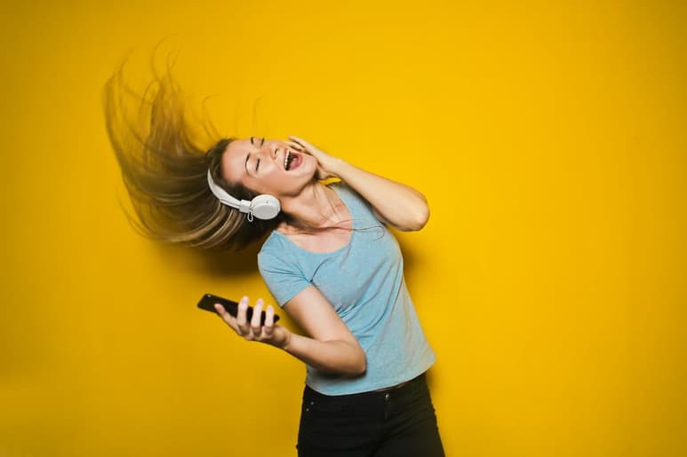 Si decides escuchar música a todo volumen, lo recomendable sería que esto no sobrepasa los cuatro minutos, o o equivalente a una canción promedio. (ARCHIVO)