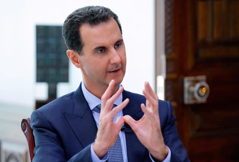 El presidente sirio Bashar Assad declaró que miembros del grupo Estado Islámico detenidos en Siria serán sometidos a juicio en tribunales especializados. (ARCHIVO)