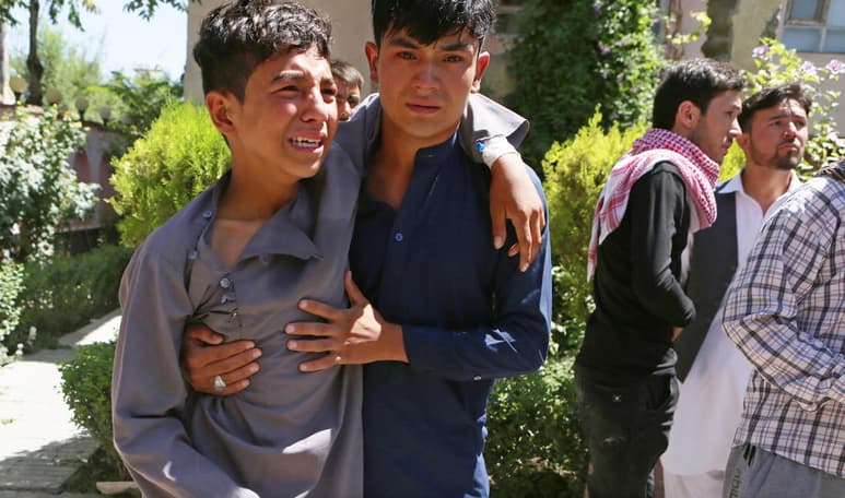 Al menos 15 personas murieron, entre ellas ocho niños, y otras dos resultaron heridas este miércoles tras la explosión de una mina al paso del vehículo en el que se dirigían a una boda. (ARCHIVO)