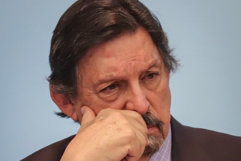 El amparo concedido por el Primer Tribunal Colegiado en Materia de Trabajo del Primer Circuito obliga a la Junta Federal de Conciliación y Arbitraje a dejar sin efecto un laudo emitido el 2 de abril del presente año que derivó del conflicto laboral entre el sindicato y Grupo México.
(ARCHIVO)