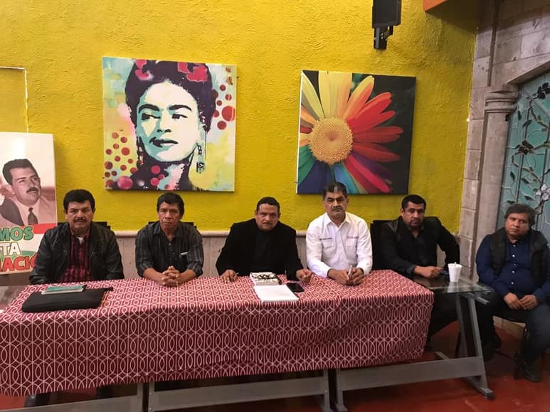 Las organizaciones dijeron que “estamos decididos a empujar junto con el pueblo de Lerdo a este elefante viejo y mañoso que nos dejaron los gobiernos anteriores del PRI y el PAN”.
(EL SIGLO DE TORREÓN)