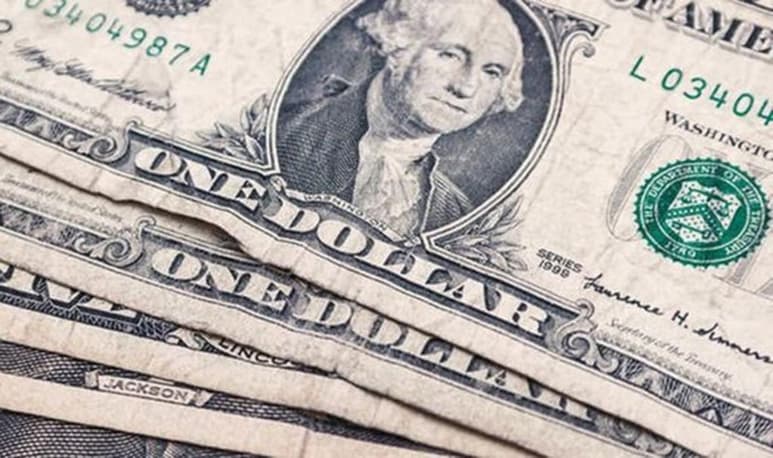 El dólar libre se vende en un precio máximo de 19.99, es decir, nueve centavos más respecto al cierre previo, y se adquiere en un mínimo de 18.45 pesos en bancos de la Ciudad de México. (ARCHIVO)