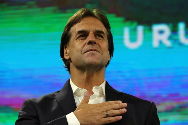 Luis Lacalle Pou será el próximo presidente de Uruguay, después de que las cifras arrojadas por el segundo escrutinio llevado a cabo por la Corte Electoral confirmaran este jueves su triunfo. (EFE)
