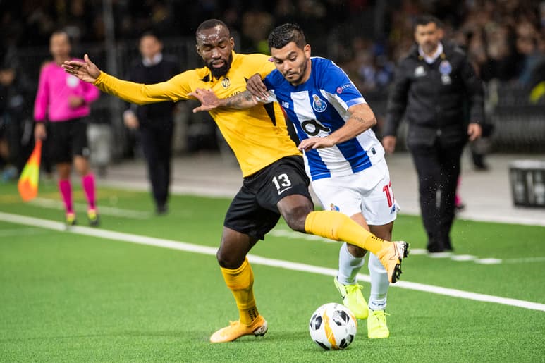 Jesús Corona jugó como titular y salió de cambio a los 84 minutos en la victoria del Porto 2-1 sobre Young Boys. (AP)