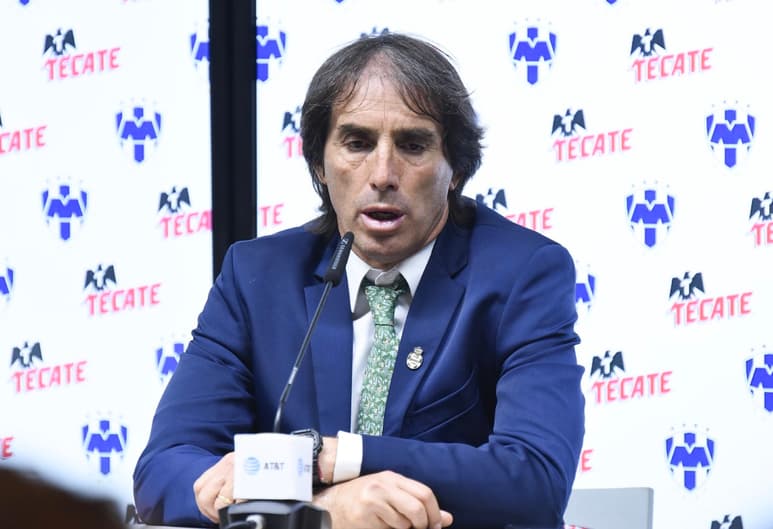 Guillermo Almada confía en que su equipo le puede dar la vuelta al marcador en el Corona. (JESÚS GALINDO)