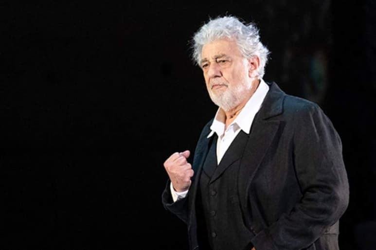Plácido Domingo se ha defendido de las acusaciones de acoso sexual de varias mujeres el pasado verano y aseguró que 'nunca' se ha comportado 'de modo acosador, agresivo y vulgar'. (ESPECIAL)