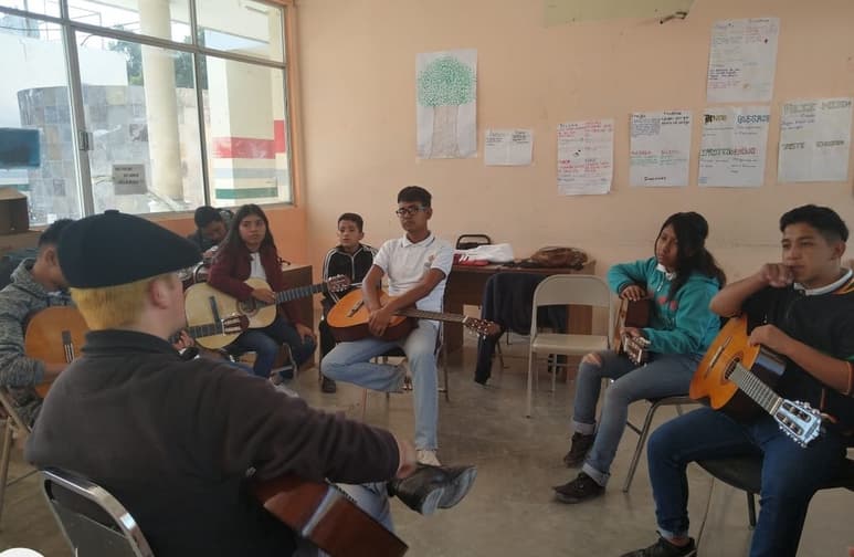 Acercar el arte. El objetivo central es que los jóvenes se involucren en actividades artísticas. (CORTESÍA)