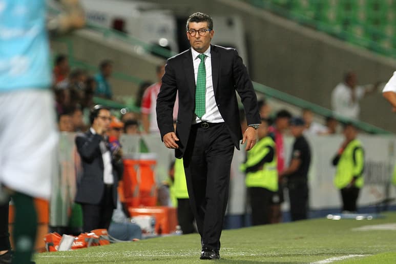 Álvaro Navarro, presidente de Bravos de Juárez, dijo que José Manuel de la Torre no tiene ética, pues invitó a un miembro del cuerpo técnico del equipo a que trabajara con él en Toluca. (ARCHIVO)
