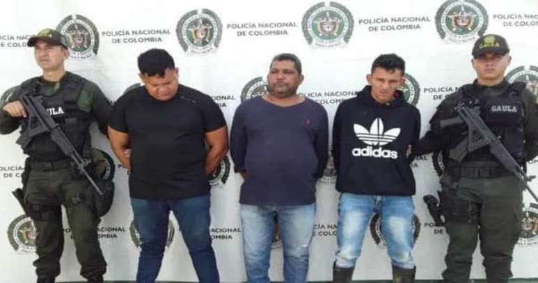 Jairo Esquivel (c), es acusado de dirigir 13 masacres y secuestrar a la sobrina de García Márquez. (ESPECIAL)