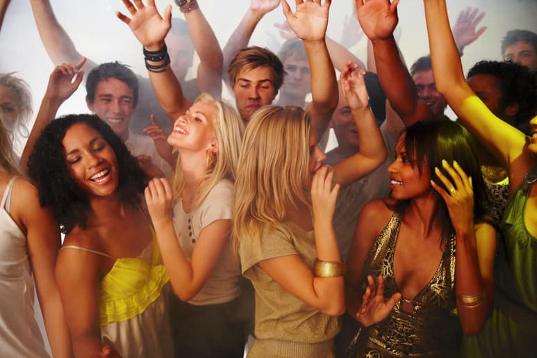 Participar en actividades artísticas como cantar y bailar desde la niñez promueve una buena salud y disminuye las desigualdades sociales. (ARCHIVO)