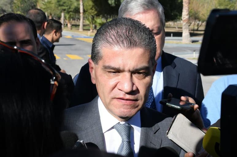 Durante su visita a la ciudad de Torreón, con motivo de la llegada del nuevo mando a la XI Región Militar, el gobernador dejó en claro que lo ocurrido ayer en Villa Unión 'fue una muestra de la fuerza' de seguridad que tiene el estado de Coahuila. (FERNANDO COMPEÁN)