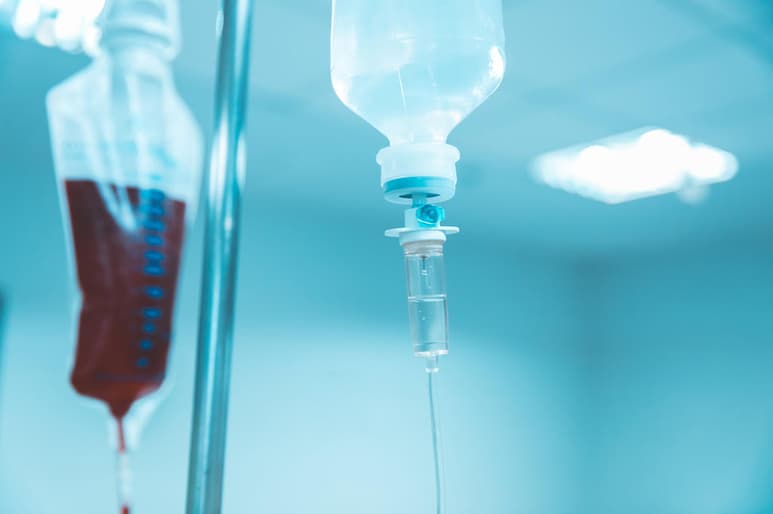 Científicos de la Universidad Hebrea de Jerusalén, en Israel, desarrollaron un método que administra medicamentos de quimioterapia de manera directa a las células malignas. (ARCHIVO)