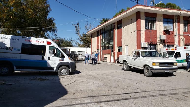 Las autoridades del municipio de Villa Unión han estado acompañando a los familiares de las víctimas.(EL SIGLO COAHUILA)