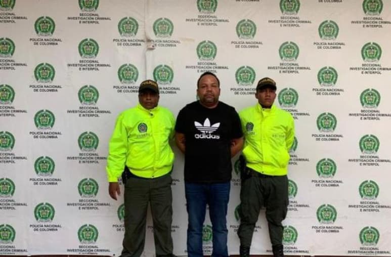 Peralta fue arrestado junto a otras cuatro personas, tres colombianos y un dominicano. (ESPECIAL)