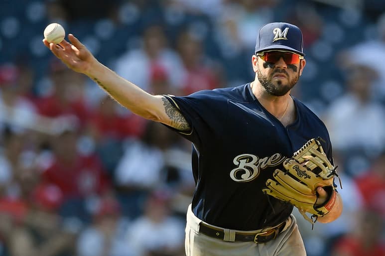 Mike Moustakas bateó 35 jonrones y produjo 87 carreras en 2019. (AP)