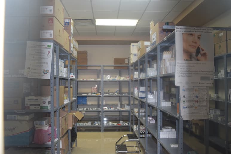 Las unidades del salud de las cinco regiones del estado se encuentran con los insumos médicos necesarios para su operación. (ARCHIVO)