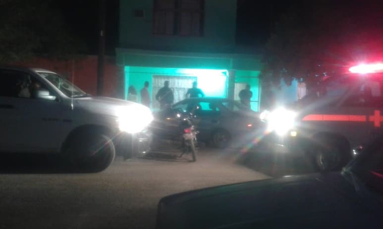 Elementos de varias corporaciones llegaron al domicilio y la movilización causó asombro de los vecinos. (EL SIGLO DE TORREÓN)