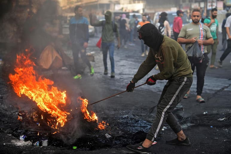 La crisis política se ha precipitado después de dos meses de protestas en las calles de Irak para pedir mejores servicios públicos y oportunidades económicas y el fin de la corrupción. (ARCHIVO)