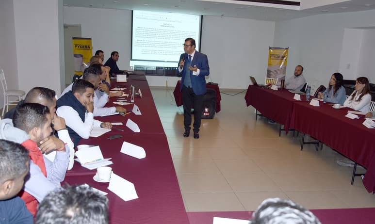 Apoyo.- Hoy es el segundo y último día del taller 'Nuevas Disposiciones de Contratación de Obra', organizado por la Asociación de Contratistas Eléctricos de La Laguna (Acelag). (EL SIGLO DE TORREÓN)