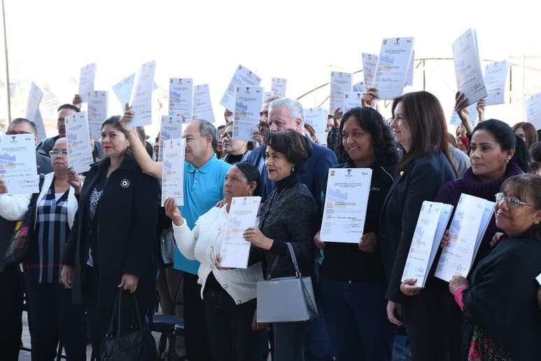 El evento se realizó en punto de las 10:00 horas de este viernes en la explanada lateral de la Presidencia Municipal. (FERNANDO COMPEÁN)