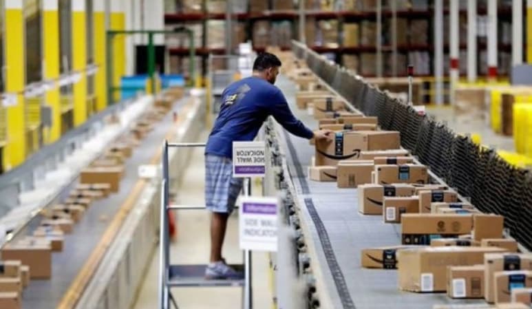 La tasa de participación en la mano de obra, la proporción de estadounidenses que se encuentran empleados o buscando empleo descendió ligeramente del 62.3 % en octubre al 62.2 % en noviembre.