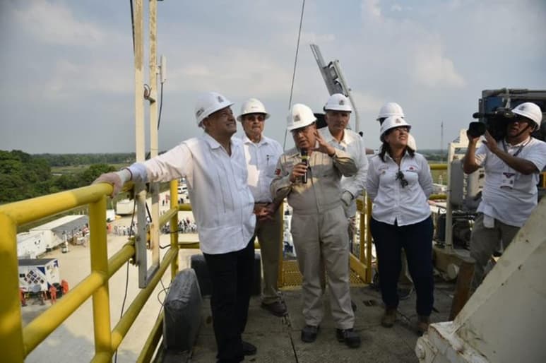 De acuerdo con Pemex, este yacimiento de gas y condensado, descubierto en mayo de 2019, representará reservas de 500 millones de barriles de crudo.
(TWITTER)