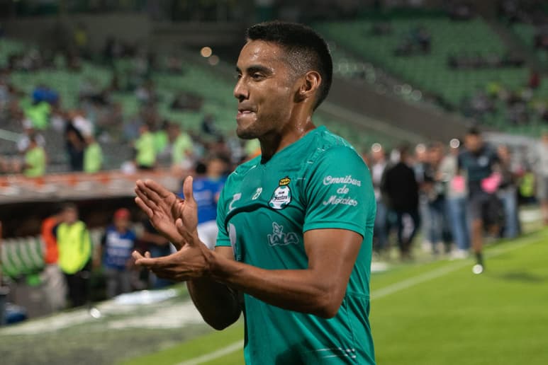 El mediocampista tendría que reportar con Santos, a pesar de no ser considerado por el director técnico. (ARCHIVO)
