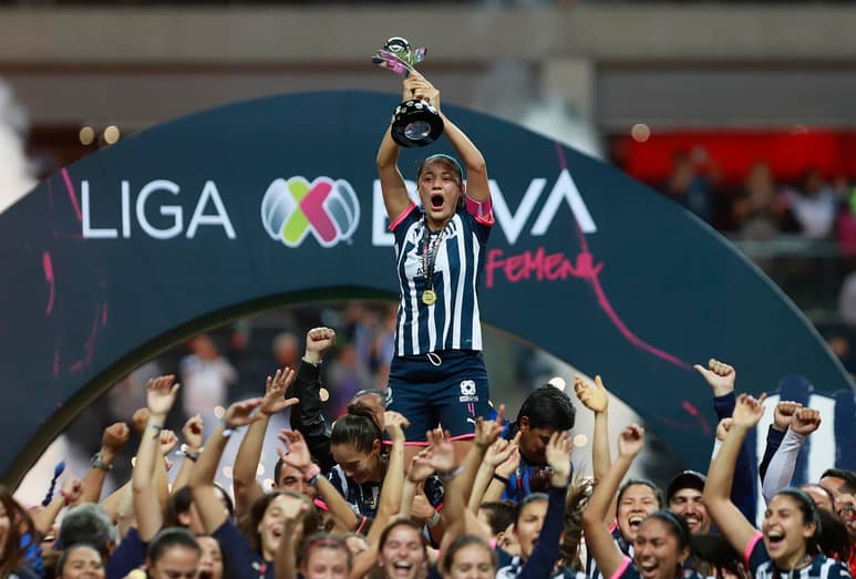 Las Rayadas obtuvieron su primer titulo de Liga ante el equipo de Tigres Femenil. (AGENCIAS)