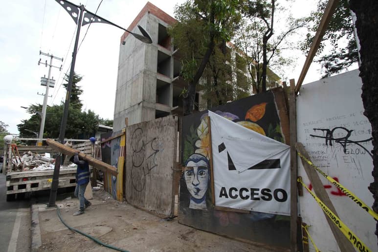 La pesquisa refiere que de manera indebida contrataron obras públicas con recursos de la CDMX. (ARCHIVO)