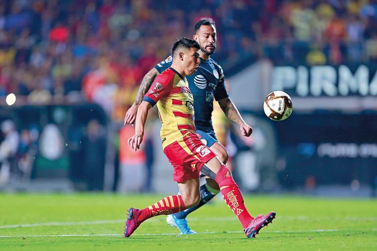 Monarcas Morelia aprovechó su condición de local y se impuso 2-0 en el partido de ida, celebrado en el Estadio Morelos.