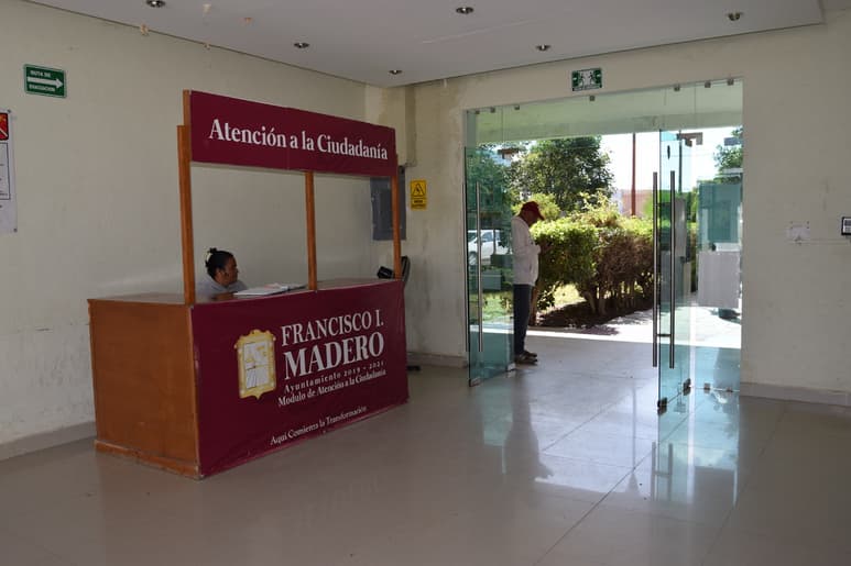 Descartan aumento de aguinaldo en el municipio de Madero, entregarán sólo lo que les corresponde por ley, aseguró el alcalde. (EL SIGLO DE TORREÓN)