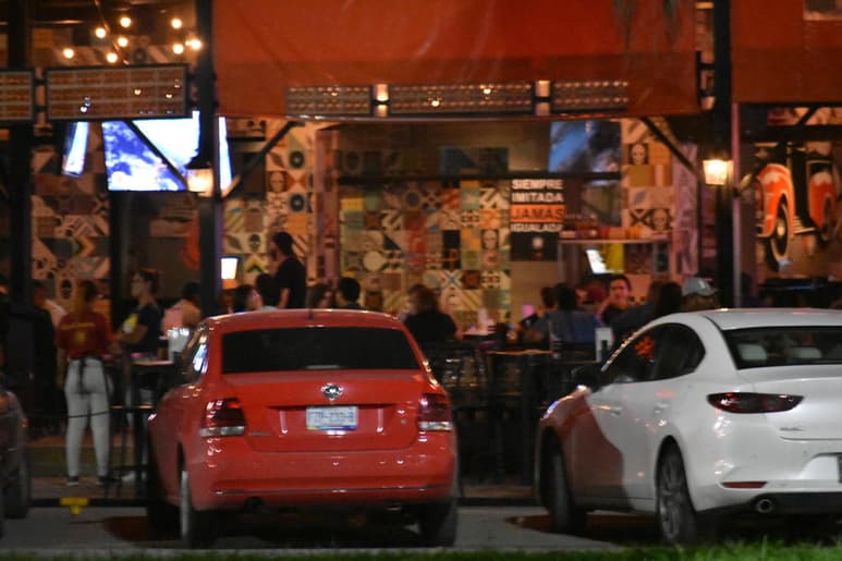 Han disminuido las multas a establecimientos que venden bebidas alcohólicas fuera del horario que permite el reglamento. (JOEL MENDOZA)