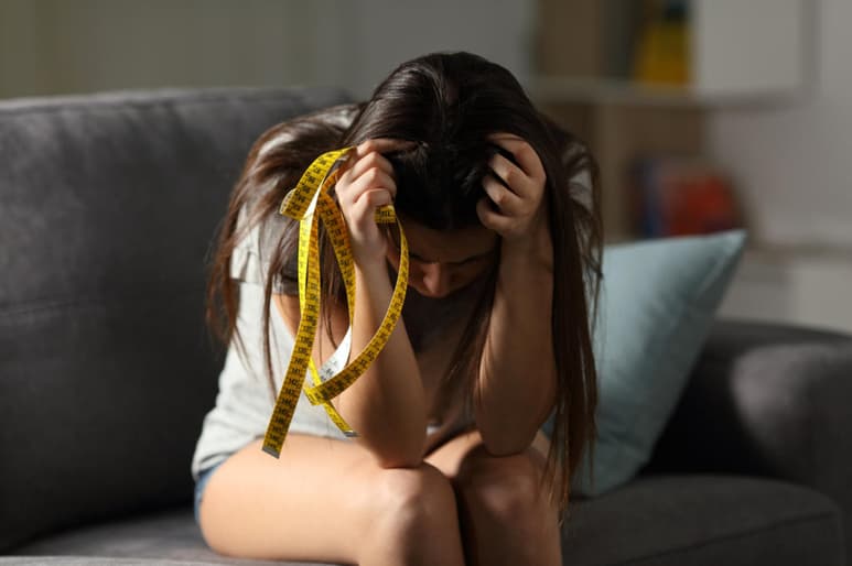 Los trastornos alimentarios de adolescentes se vinculan a plataformas que publican y visualizan imágenes. (ARCHIVO)