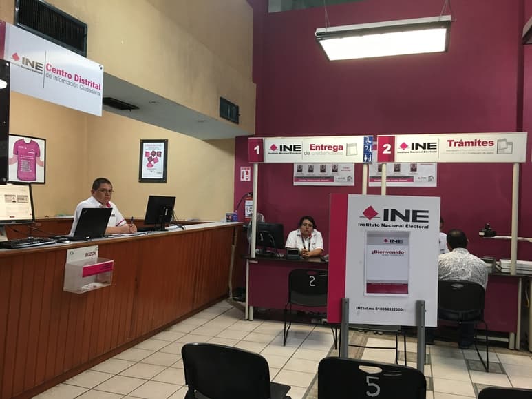 Responde ciudadanía a la actualización de la credencial de elector. (ARCHIVO)
