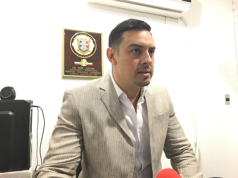 El director de Alcoholes dijo que este fin de semana se tuvieron siete acciones regulatorias, de las cuáles, cinco fueron multas por distintos motivos, y dos sanciones más, una clausura temporal y otra multa por vender bebidas fuera del horario establecido por la Ley. (FABIOLA P. CANEDO)