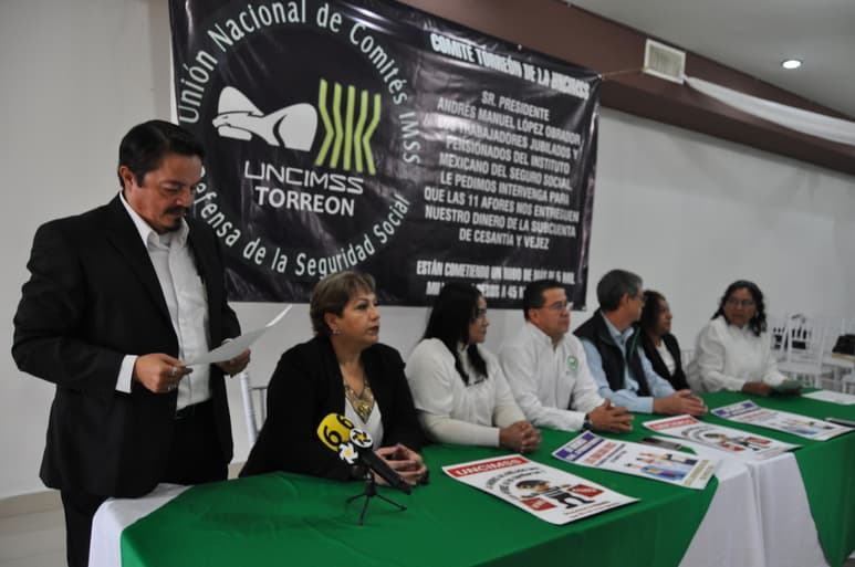 El comité local informó que son cerca de 6 mil 800 jubilados y pensionados que han sido afectados con ahorros cercanos a los 6 mdp. (GUADALUPE MIRANDA)