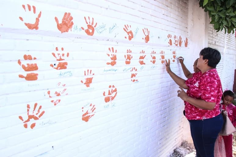 Funcionariado se compromete a combatir la violencia en contra de la mujer. (EL SIGLO DE TORREÒN/EDITH GONZÁLEZ)