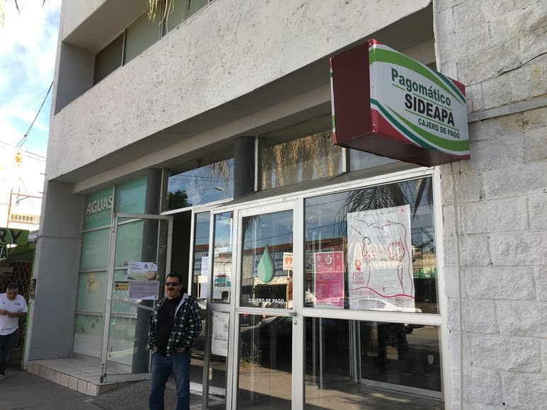 El Sideapa ha limitado el servicio a los usuarios morosos, es decir, reciben una baja presión de agua, pero no se les corta el suministro. (EL SIGLO DE TORREÓN)