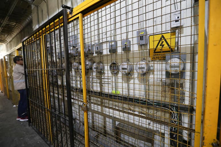 La Comisión Federal de Electricidad (CFE) despidió a 549 trabajadores sindicalizados en el periodo enero-noviembre de este año. (ARCHIVO)