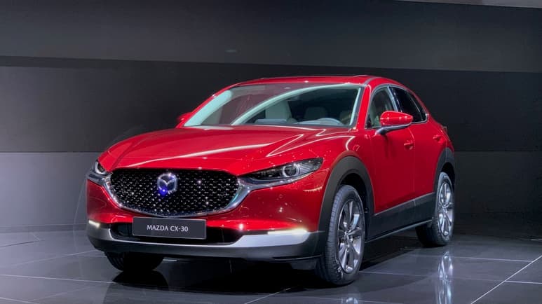 El auto en cuestión fue la nueva Mazda CX-30, la cual tuvo su premiere en este exclusivo salón. (ARCHIVO) 