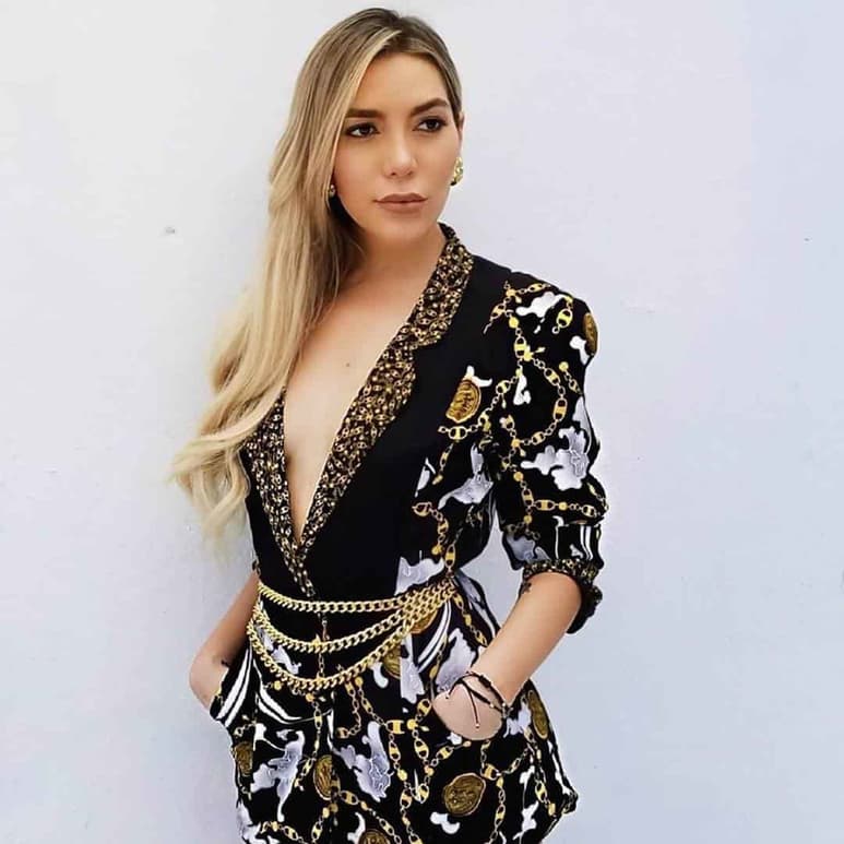 No les hace caso. La ahora cantante, Frida Sofía, prefiere ignorar memes sobre su mamá, Alejandra Guzmán. (ESPECIAL)