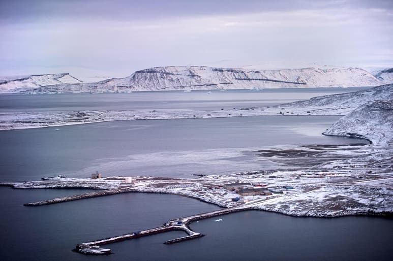 La tasa de pérdida de hielo ha aumentado de 33,000 millones de toneladas al año en la década de 1990 a 254,000 millones de toneladas al año en la última década. (ARCHIVO)