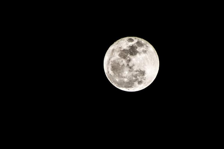 Antes de terminar el año, tendrás la oportunidad de disfrutar de la fase lunar “plenilunio”, donde la luna se puede apreciar completa durante toda la noche. (ESPECIAL)