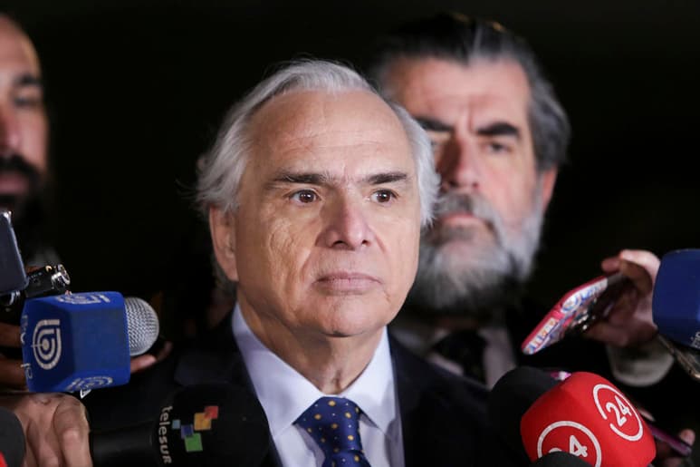 El Senado de Chile aprobó este miércoles una acusación constitucional contra el exministro del Interior Andrés Chadwick por su gestión durante el inicio de las protestas sociales en el país. (ARCHIVO)