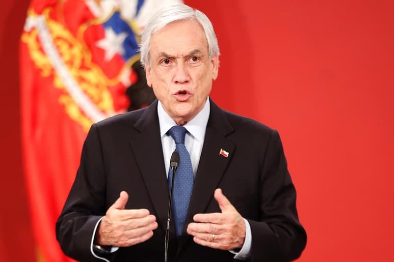 Diputados chilenos comenzaron a debatir la acusación constitucional contra el presidente del país, Sebastián Piñera, por su presunta responsabilidad en las violaciones a los derechos humanos cometidas por agentes del Estado. (ARCHIVO)