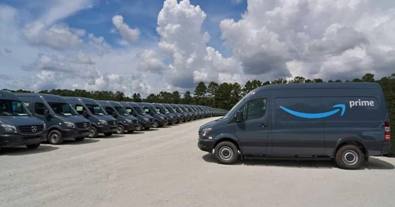 Un conductor de Amazon en Florida fue acusado de robar aproximadamente 900 dólares en mercancía y tarjetas de regalo que debía entregar. (ESPECIAL)