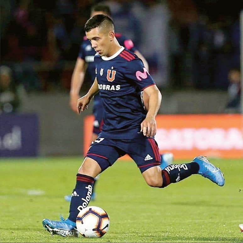 El jugador uruguayo llega procedente de la Universidad de Chile y es considerado una promesa del futbol charrúa. (ESPECIAL)