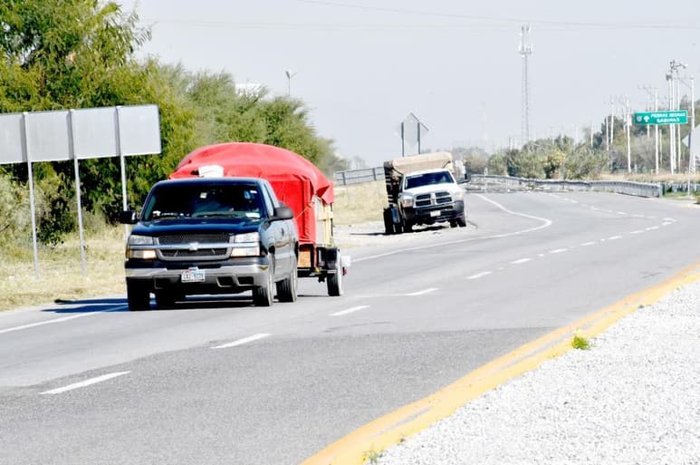 Los paisanos que tienen como paso obligado ésta ciudad, podrán pasar con la seguridad de que no serán afectados en menoscabo de lo que pudieran transportar. (EL SIGLO COAHUILA)