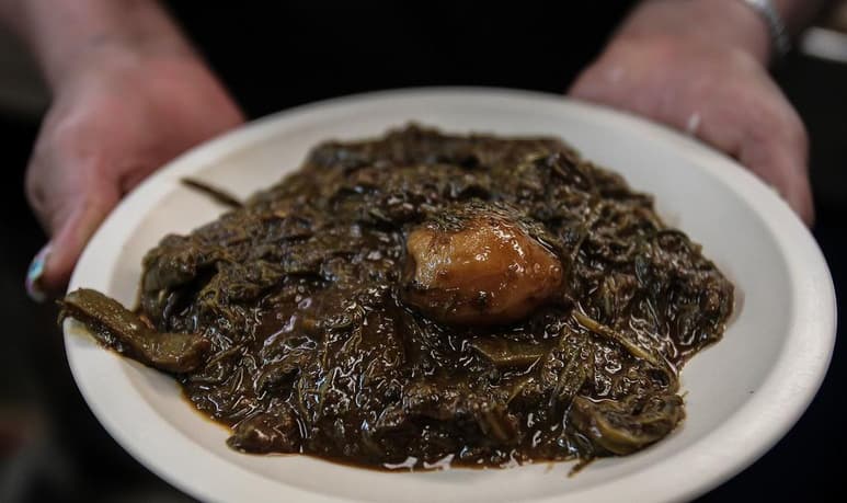 El romerito es un quelite, que de acuerdo con la Comisión Nacional para el Conocimiento y Uso de la Biodiversidad (Conabio), se deriva del náhuatl quilitl, interpretado como hierba comestible o verdura y suele usarse para aliviar problemas digestivos, intestinales, estreñimiento y parasitosis. (ARCHIVO)