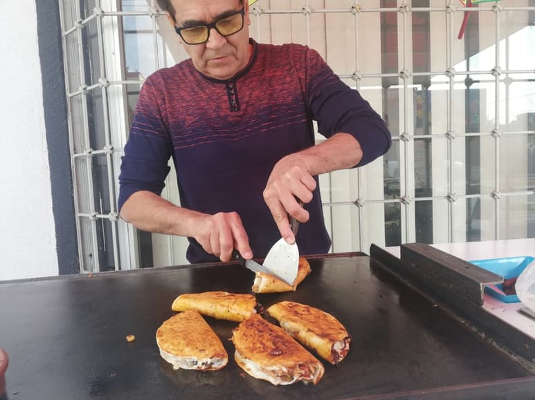 Víctor Villanueva estuvo en distintas partes del país para mejorar sus habilidades culinarias. (VIRGINIA HERNÁNDEZ)